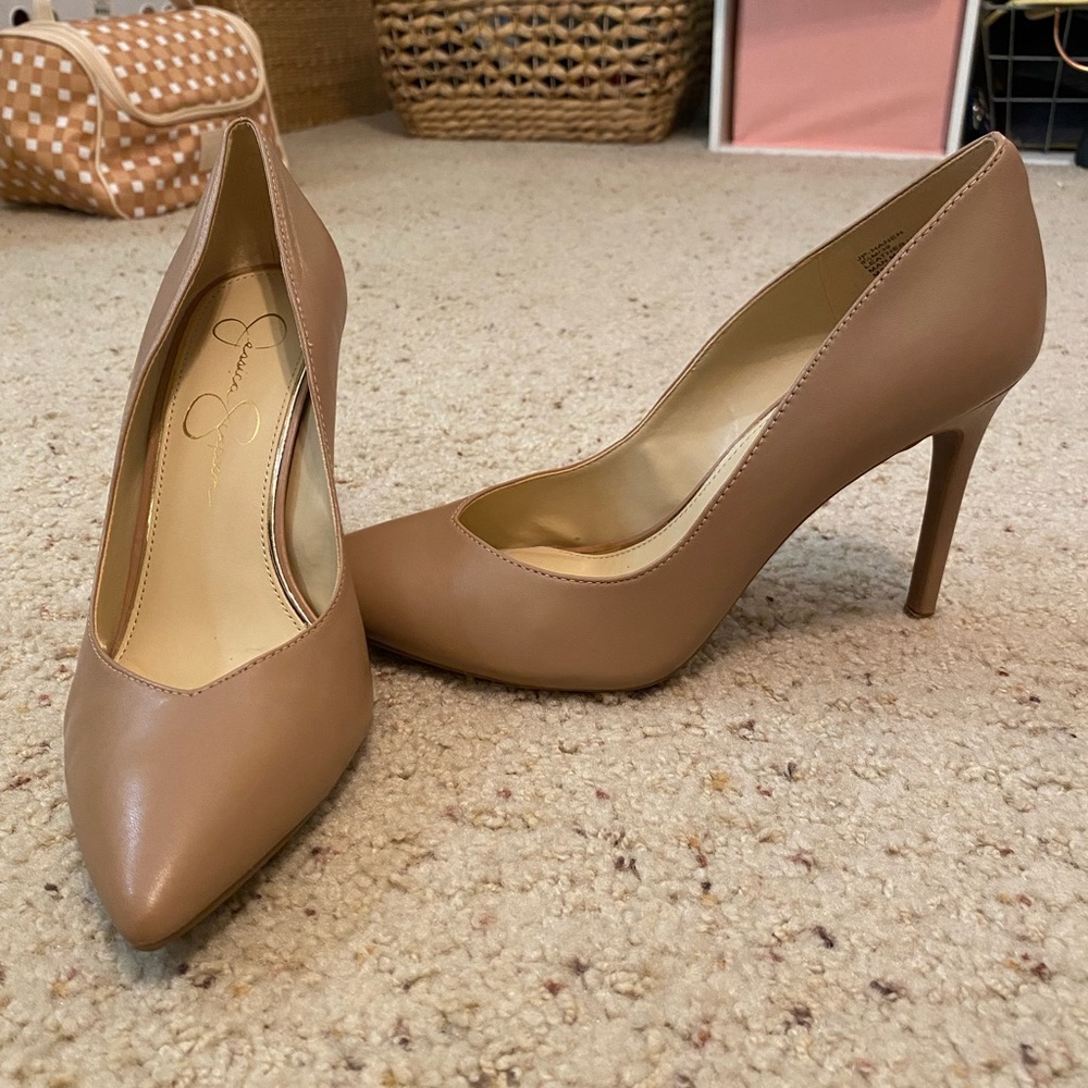 Jessica Simpson Nude Pumps